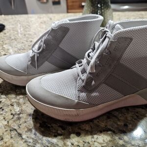 Sorel Gray Women's Out And About Winter Boots